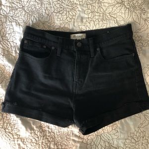 Made well black cut off denim shorts!